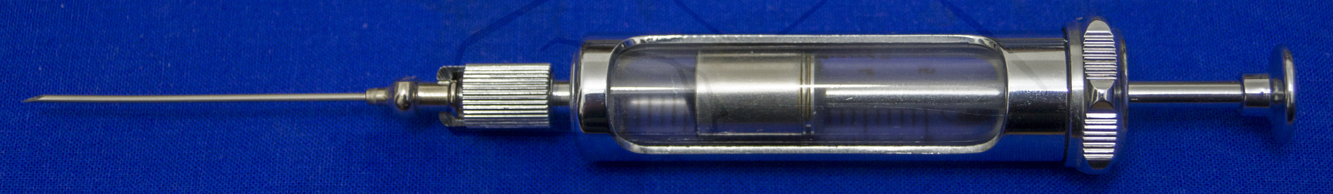 "Ultra Asept" von Henke-Sass, 5ml Volumen, arretierbare Kanüle, für Serum Injektionen, Spritze mit arretierter Kanüle